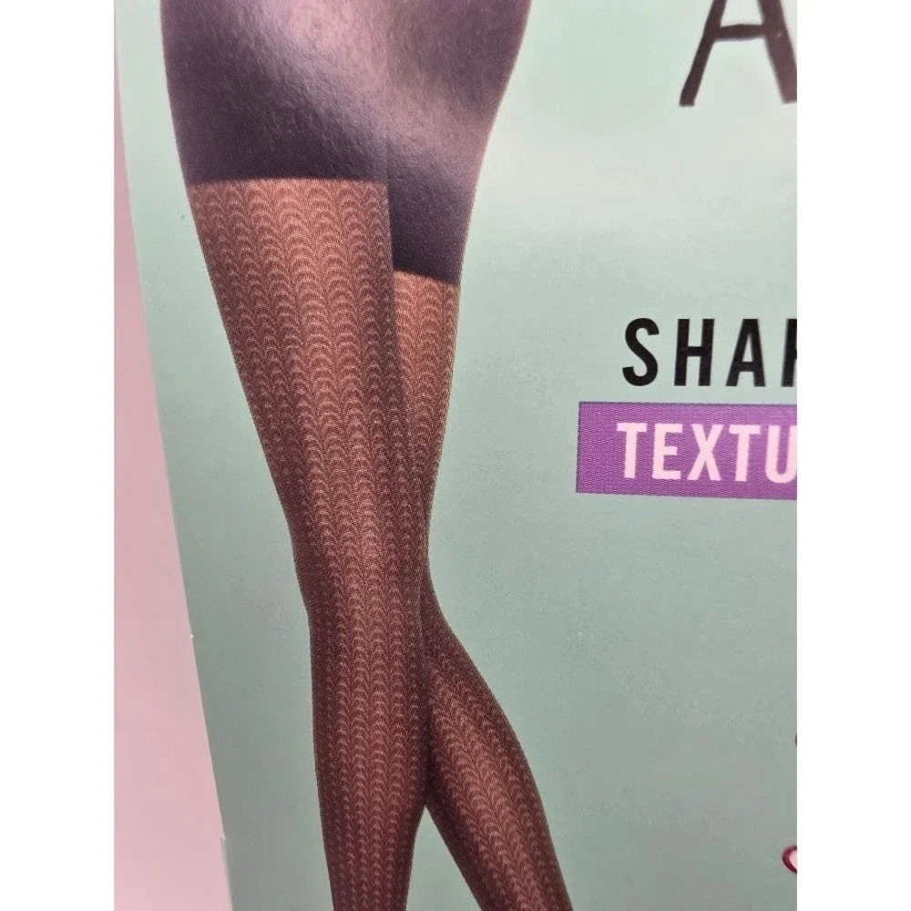 Love Your Assets By Sara Blakely SIZE 3Shaping Tights Textured Wish Bone‎ Black